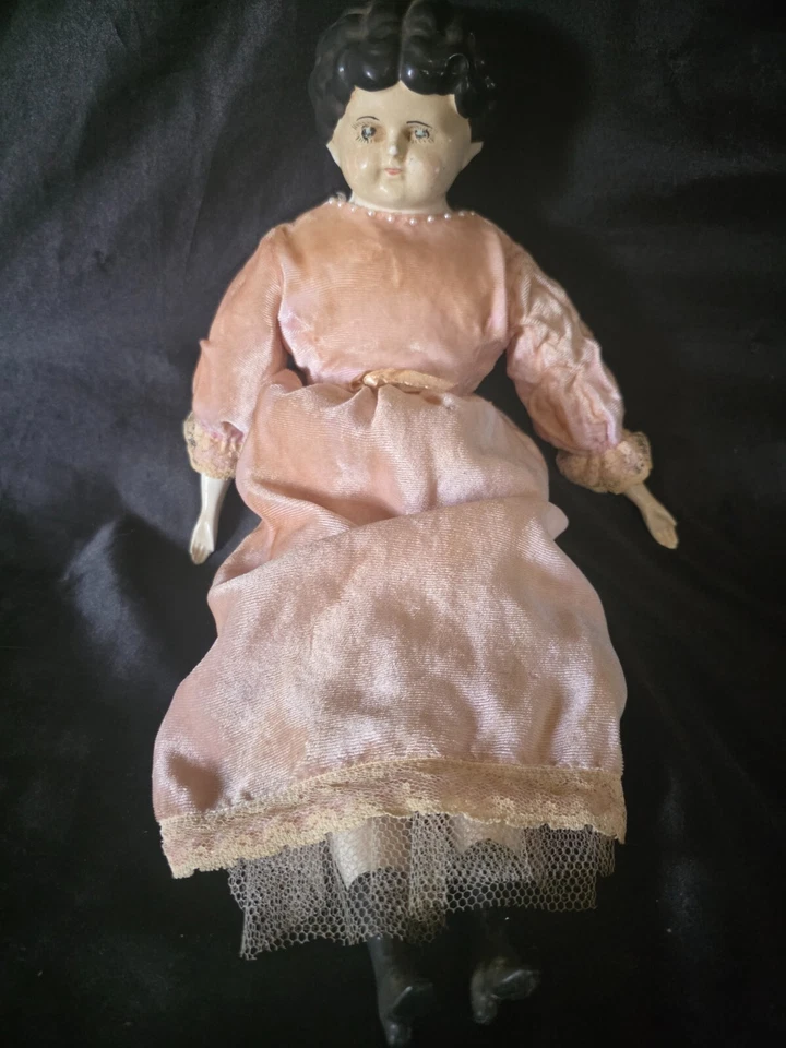 Muñeca Vintage Porcelana Cerámica Cabeza Manos Piernas Ropa Interior Rosa Terciopelo Vestido Foto 3 de 3