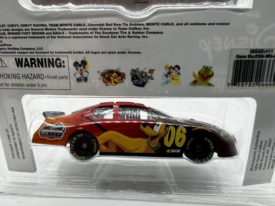 Donald Duck NASCAR 2006 DAYTONA 500 Disney Pontiac Grand Prix 1/64 - Image 3 of 4