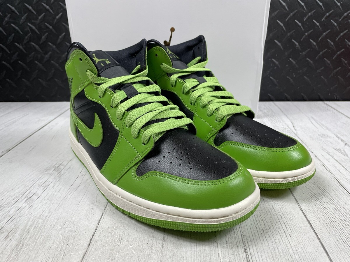 black altitude green sail