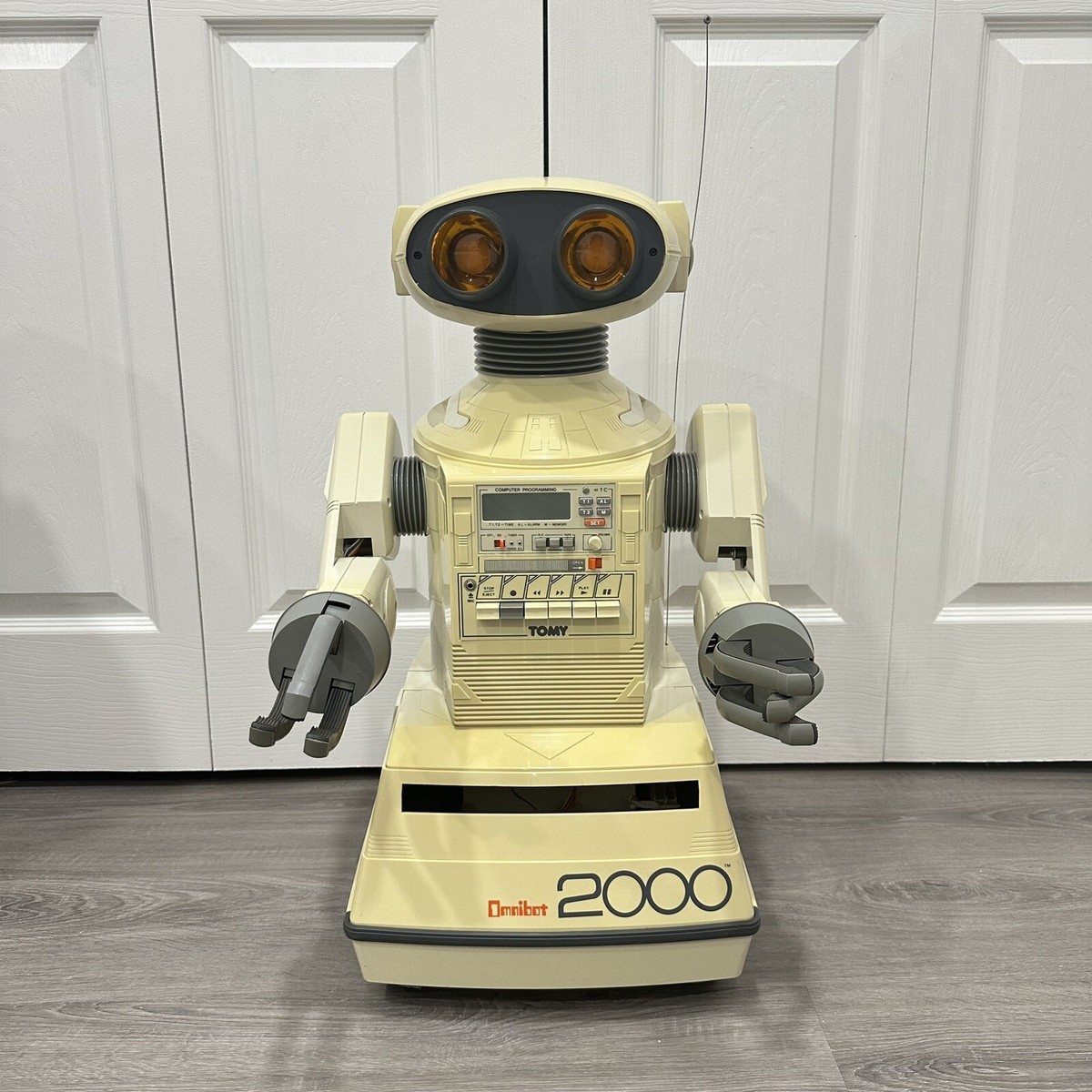 ロボット TOMY Omnibot 2000 TOMY OMNIBOT 2000 Vintage 1980's Robot For Parts Or Repair