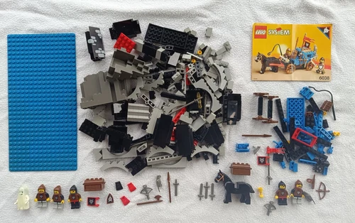 Lego 6075 -1 Wolfpack Tower + 6038 Wolfpack Renegades CASTLE