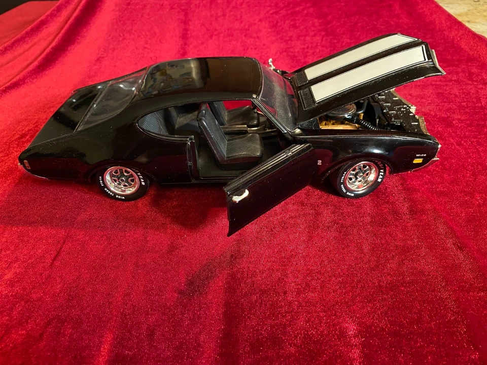 Franklin Mint 1970 Chevrolet Chevelle SSFranklin Mint 1970 Chevrolet  lot 151 - Image 2 of 4