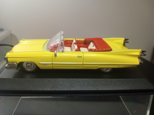 1959 -YELLOW CADILLAC CONVERTIBLE LIMITED -SERIES 62 -1/34 Scale DIE CAST 2004 - Picture 8 of 20