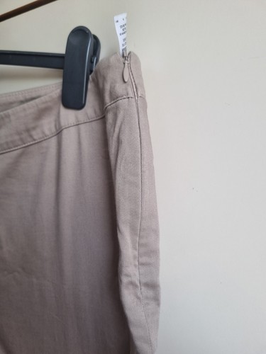 M&S stone/beige cropped smart stretch trousers side zip size 18 Short - Picture 4 of 6