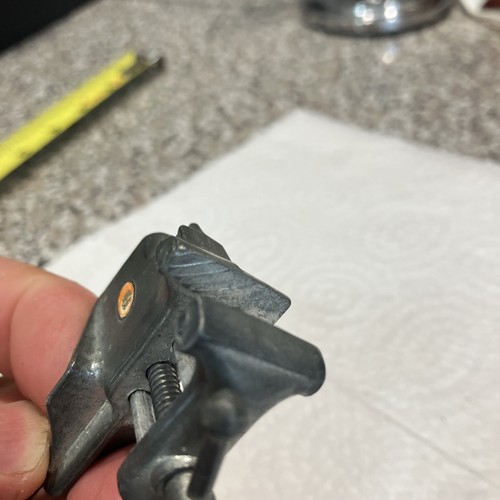 Tornillo de abrazadera de herramienta de juguete en miniatura ideal 1969 de colección - Imagen 8 de 11