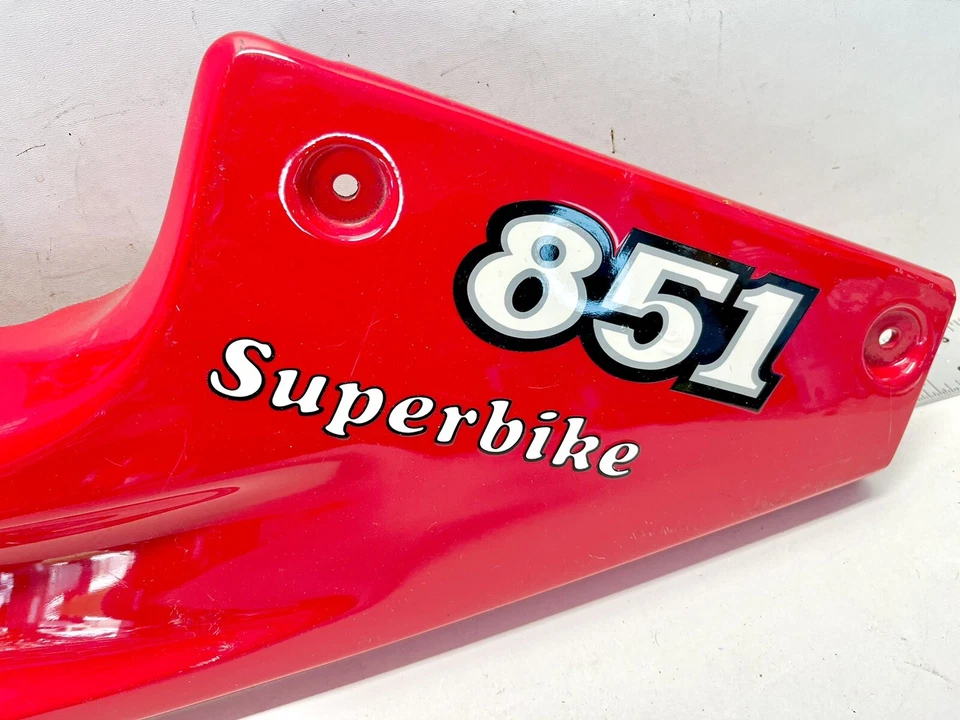 Carenado trasero izquierdo genuino usado Ducati 851 Strada panel de capucha 48230061A rojo Foto 2 de 4