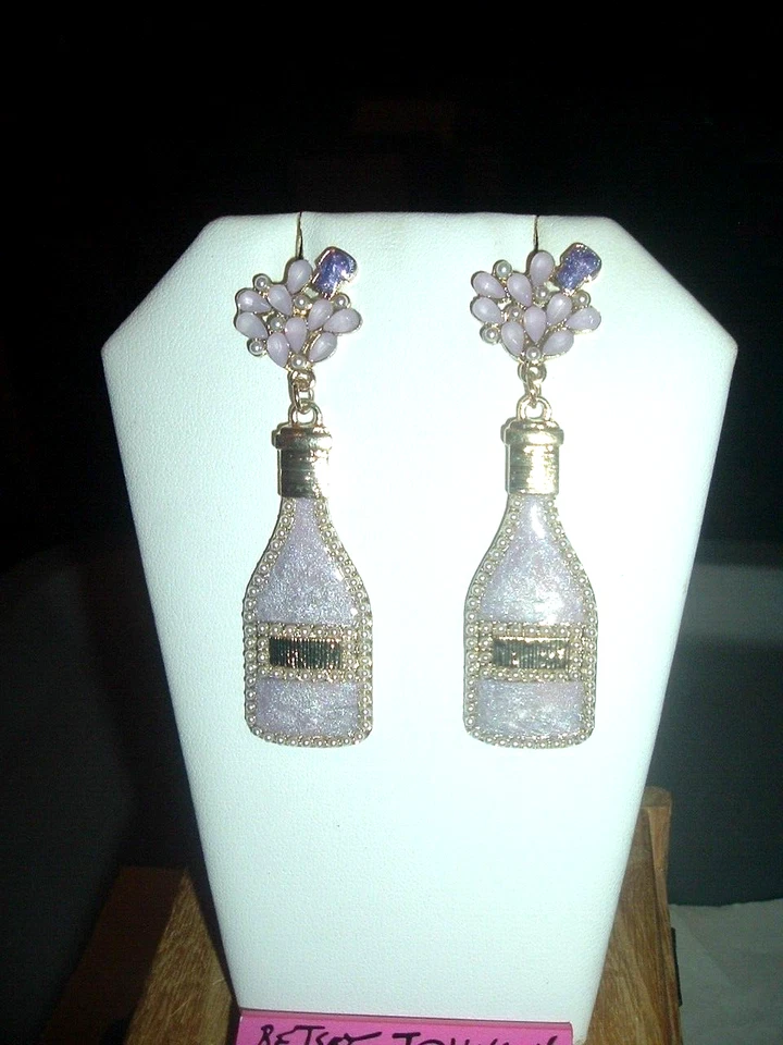 Botella de champán multicolor burbujas púrpuras + pendientes perforados de corcho Betsey Johnson Foto 4 de 4