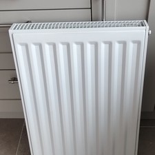 Vertical White Compact K1 Single Panel Radiator + Brackets, working perfectly.