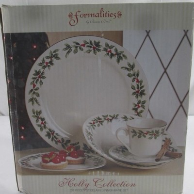 Formalities Baum Bros Christmas Holly Berry 20 pc Dinner Set For 4