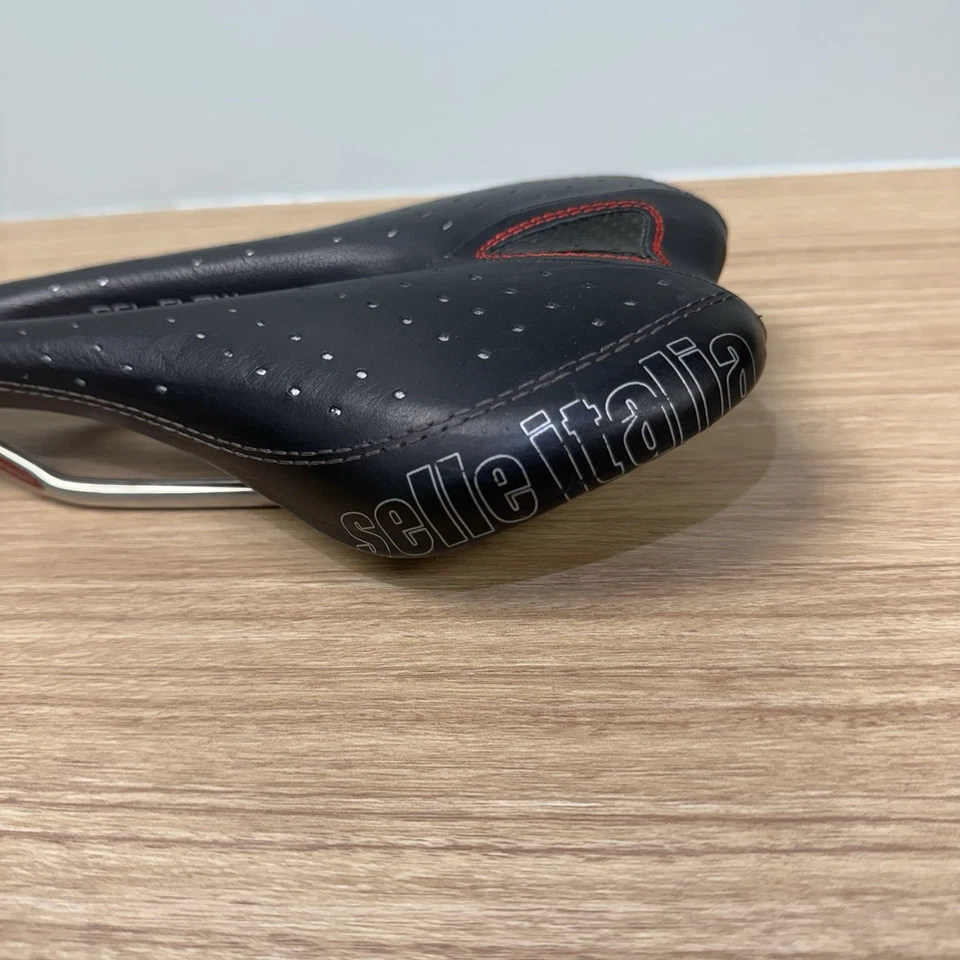 Selle Italia SLR Gel Flow Vanox Carbon Fibre Rail Saddle Black - Image 3 of 4