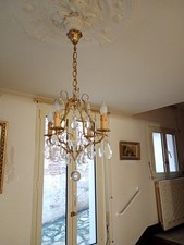 Lustre en bronze à quatre branches avec pampilles, en très bon état