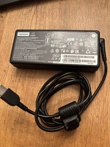 Original Lenovo 135 W Ladegerät ADL135NDC3A Laptop Netzteil 20 V 6,75 A schmale Spitze UK