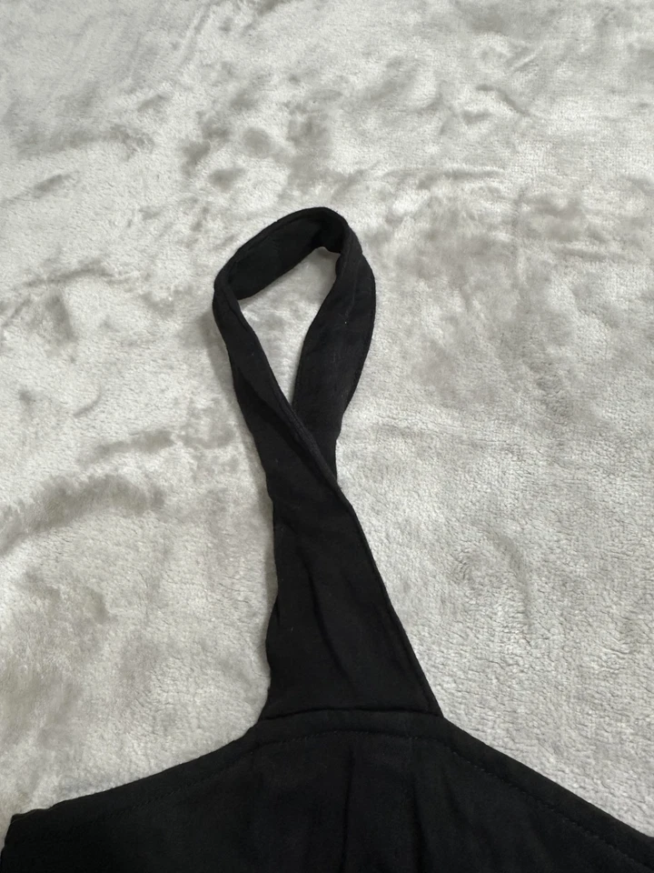 Top halter Free People para mujer talla grande negro con un hombro elástico atado usado en excelente estado Foto 3 de 4