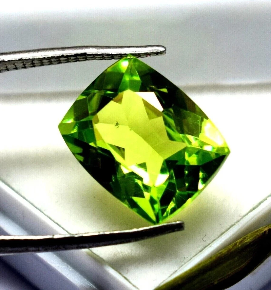 VVS Quality Green Peridot Cushion Cut 20 Ct Natural EGL Certified Loose Gemstone - Image 3 of 4