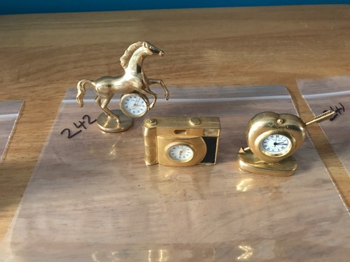Miniature Quartz clocks and other makes. Over 100 clocks - Foto 457 di 470