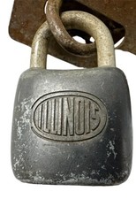 ILLINOIS LOCK CO. Chicago Ill Padlock Lock Made in the USA *No Key* Vintage