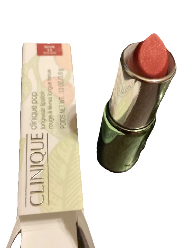 Juego de lápiz labial Clinique Pop de larga duración. Petal Pop & Love Pop Foto 3 de 3