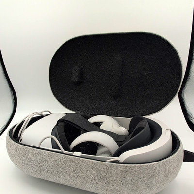 Meta Quest 2 Standalone VR Headset White USB-C w/ Controllers, Case, And Charger