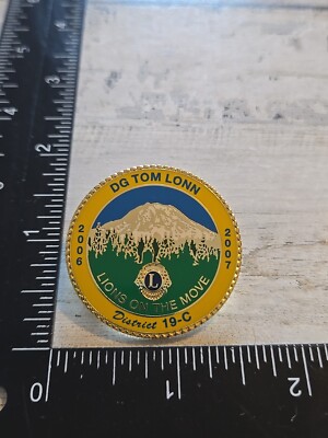Lions Club Pin District 19-c Lions On The Move O3