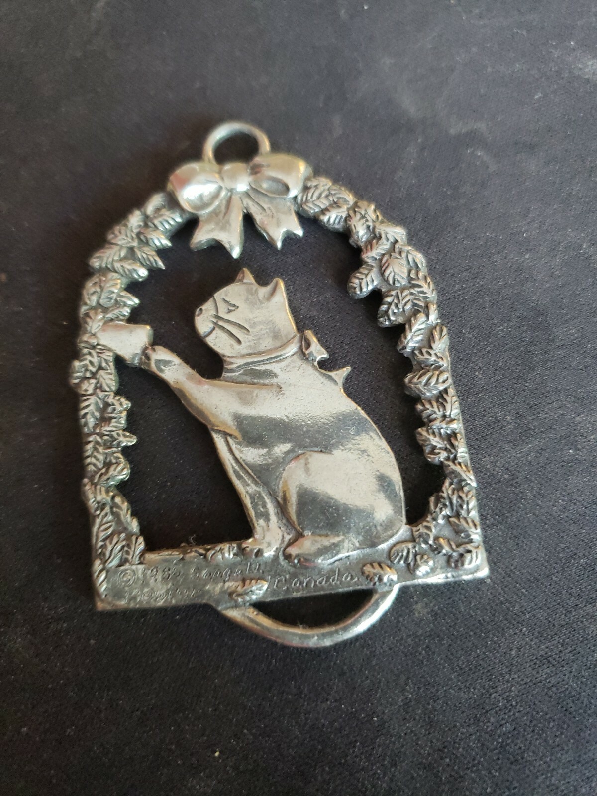 1986 Seagull Pewter Christmas Cat Ringing Bells Ornament Nova Scotia, Canada