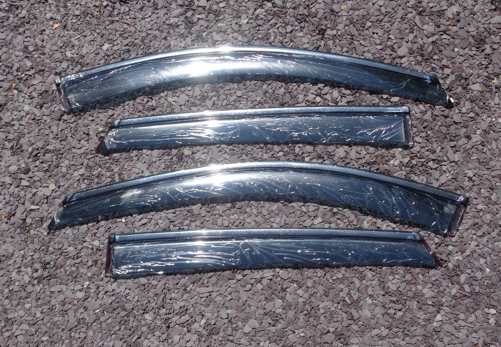 MG ZS EV "NEW PRODUCT" STUNNIG SET 4 WIND DEFLECTORS "CARBON" FINISH