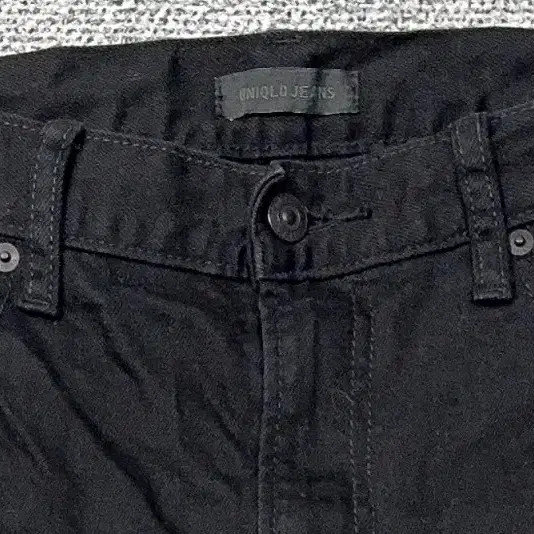 Uniqlo Men's Casual Black Denim Jeans Size 34 thumbnail 6