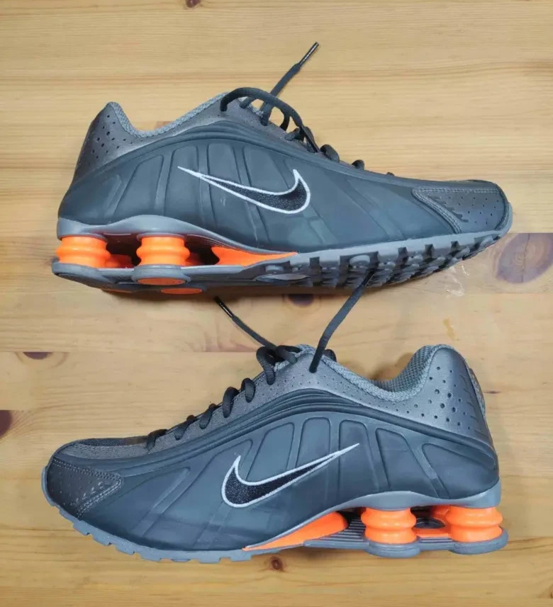 Nike Shox R4 Anthracite Total Orange 2020 Running Shoes 104265-054