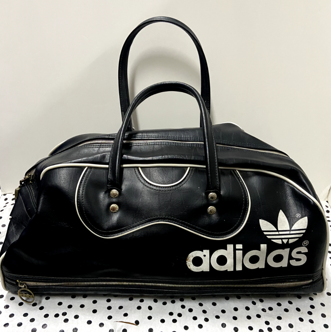 ADIDAS Vintage 1980 Gym/School Bag Black& White bottom