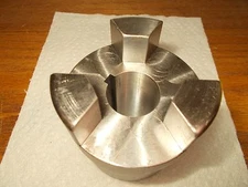 NEW BOSTON GEAR FC30-1-1/8 BORE HUB JAW STEEL 1-1/8 IN COUPLING 