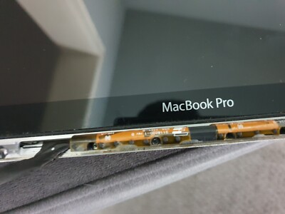 Orginal Disblay Macbook pro 2011  Mit Gehäuse In Guten Zustand