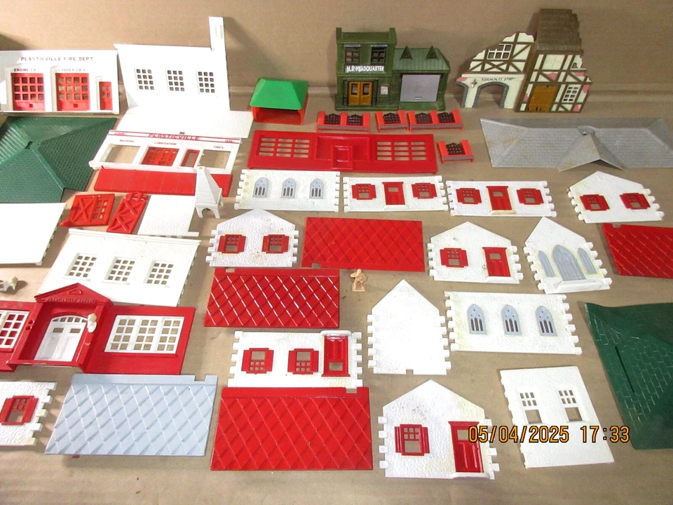 Vintage Plasticville Vermelho Branco Posto de Gasolina Corpo de Bombeiros Lote de construção de igreja escolar - Imagem 3 de 4