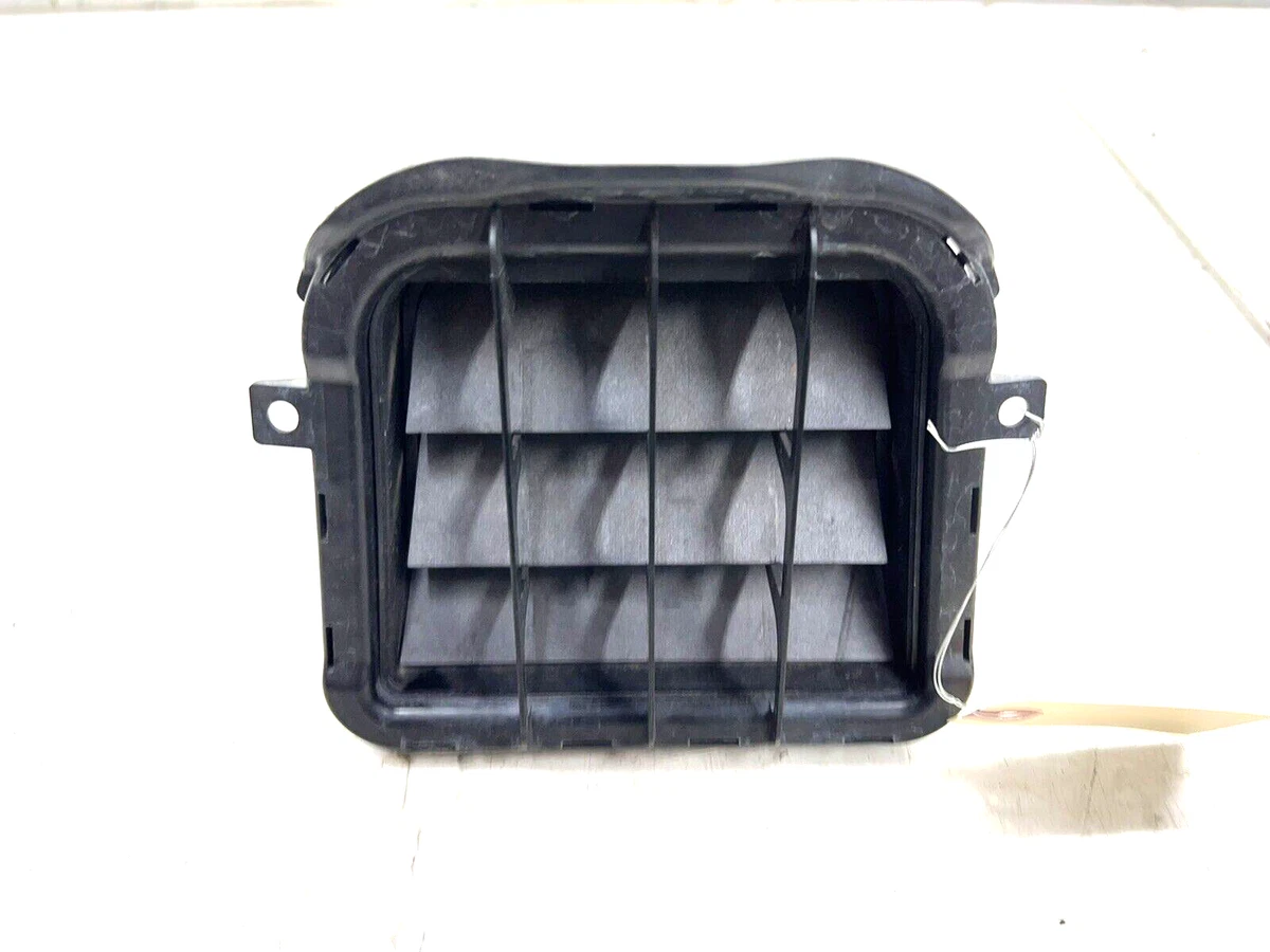 2013-2017 Audi Q5 OEM Left Rear Cabin Air Pressure Vent 8K0819161 