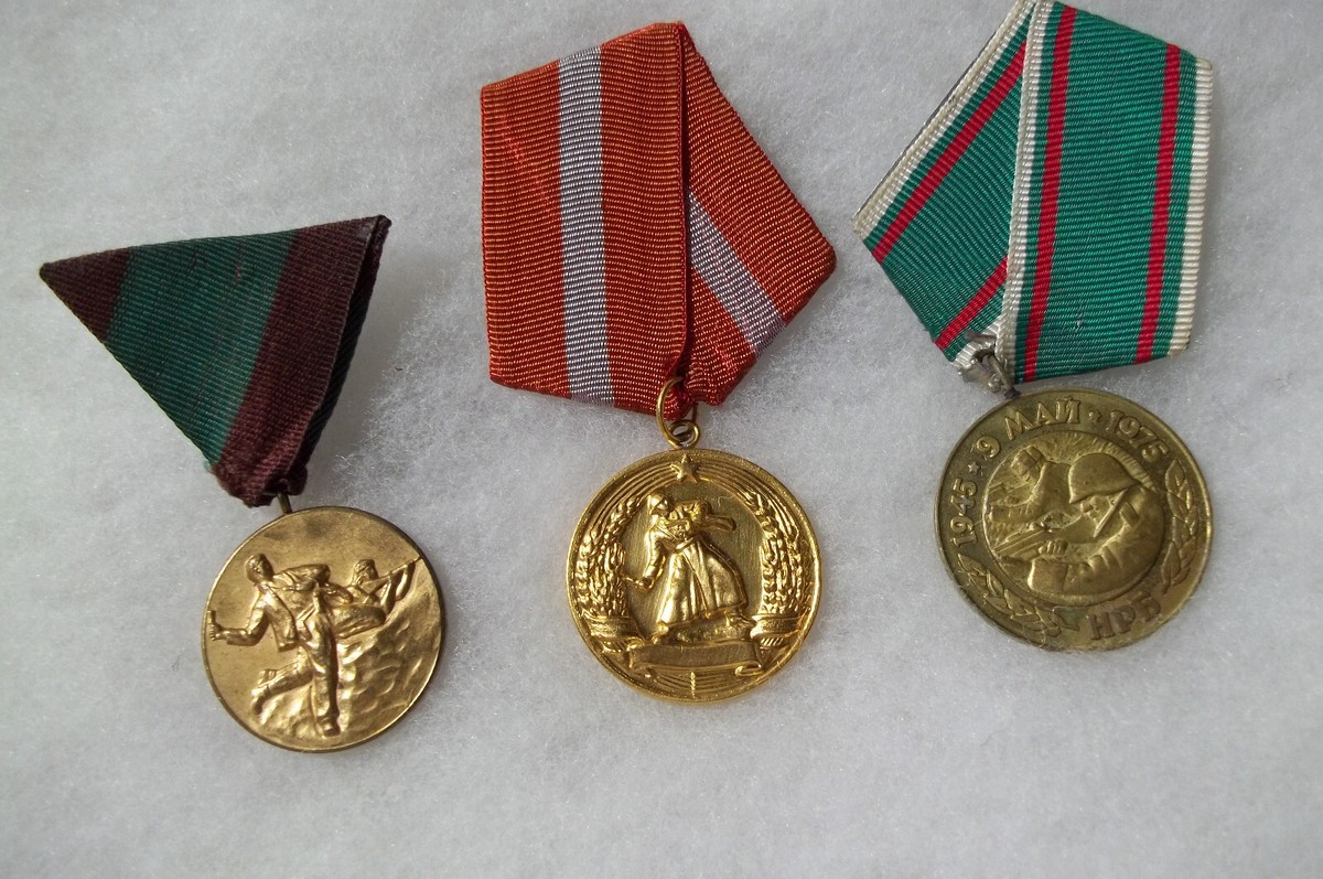 WWII BULGARIAN MARCHES CDその他 BULGARIA 3 Medals Anti-Fascist Struggle, Combat Merit, 30th Anniv