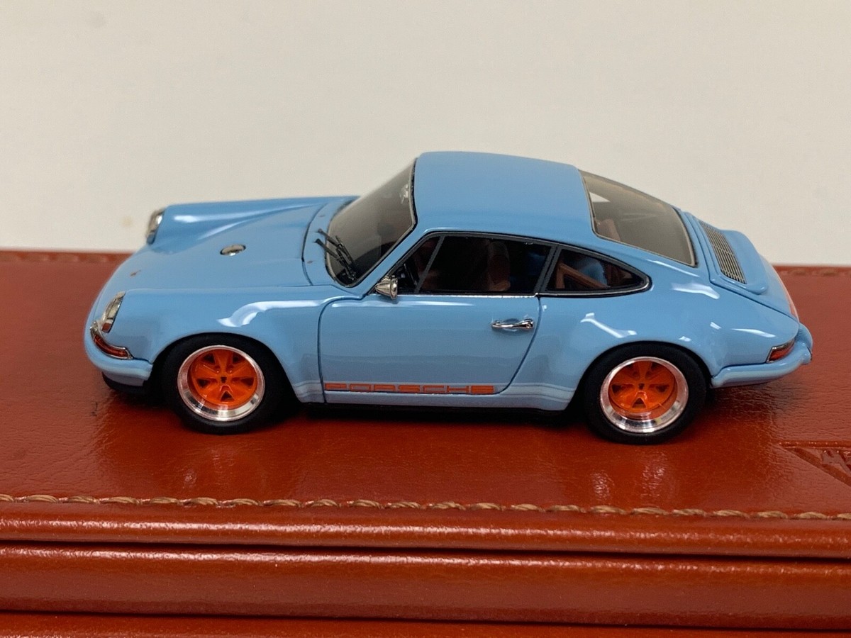 1/64 Make Up Titan Porsche 911 