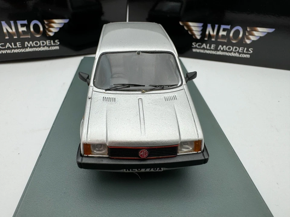 Neo 1/43 MG Metro 1300 MK1 1983 Silver #326 - Image 3 of 4