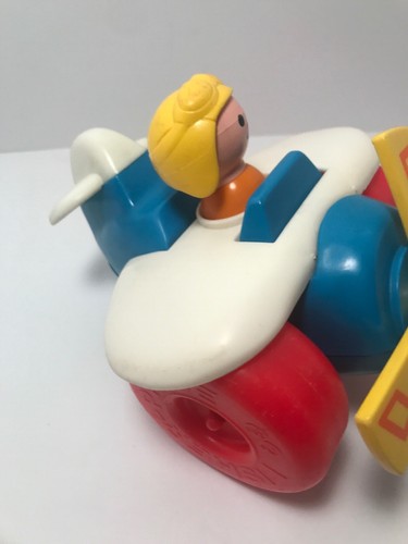 Fisher Price Vintage LITTLE PEOPLE 1980 AIRPLANE PULL TOY Pilot Toddler Walking - Picture 4 of 10