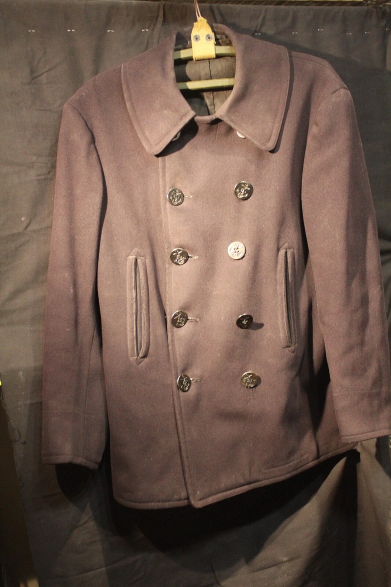 WWII Original U.S.NAVY PEA COAT Size 40 Used Good shape liner