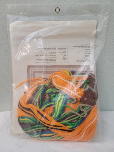 Vtg Creative Crewel Columbia Minerva Orange Moth Pillow Kit Erica Wilson Design - Picture 5 of 6