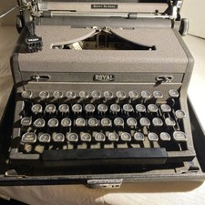 ROYAL TYPEWRITER  1940 Decent Condition thumbnail