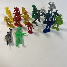 Vintage 18pcPlastic Figures Lot, Cowboys Soldiers Indians Mixed MPC Marx Tim Mee