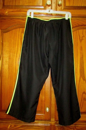 PANTALÓN CAPRI ADIDAS WMS TALLA MX22" NEGRO/VERDE NEÓN/2 BOLSILLOS/CINTURA ELÁSTICA/MALLA FORRADA - Imagen 5 de 9