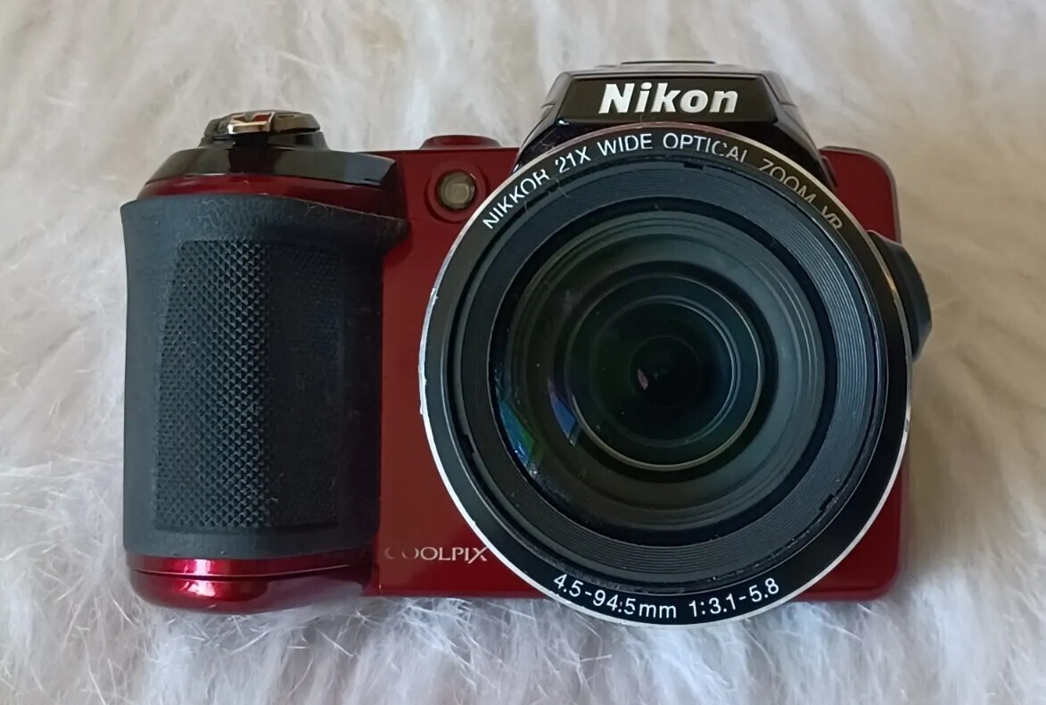 Nikon COOLPIX L120 Digital Camera 14.1 Megapixel Wide 21x Zoom 921k