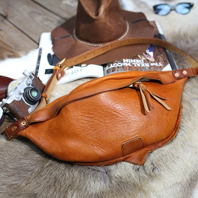 Genuine Italian leather crossbody bag men in light brown - Image 2 of 4