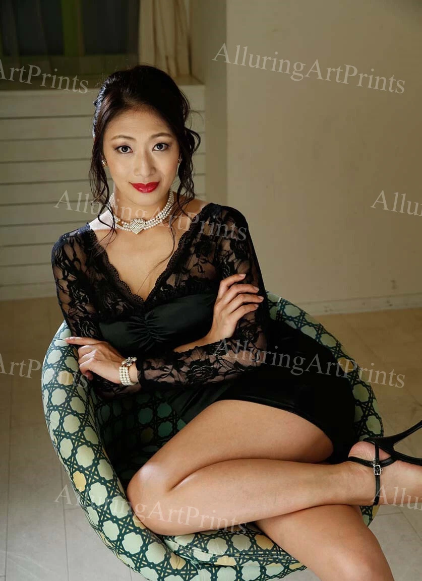 Reiko Kobayakawa MILF Risque Print Asian Model Pretty Woman Vintage Hot  C627 | eBay