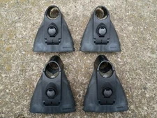---Set of 4 Yakima Railrider lockable towers – used