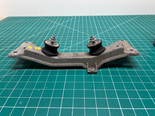 06-13 BMW E90 E91 E92 3 SERIES AUTOMATIC TRANSMISSION MOUNT BRACKET SUPPORT OEM - Picture 9 of 9