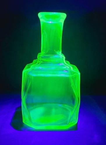 Anchor Hocking Decanter Jar Uranium Glass Geometric Panel 8×4 Glows Vtg Art Deco