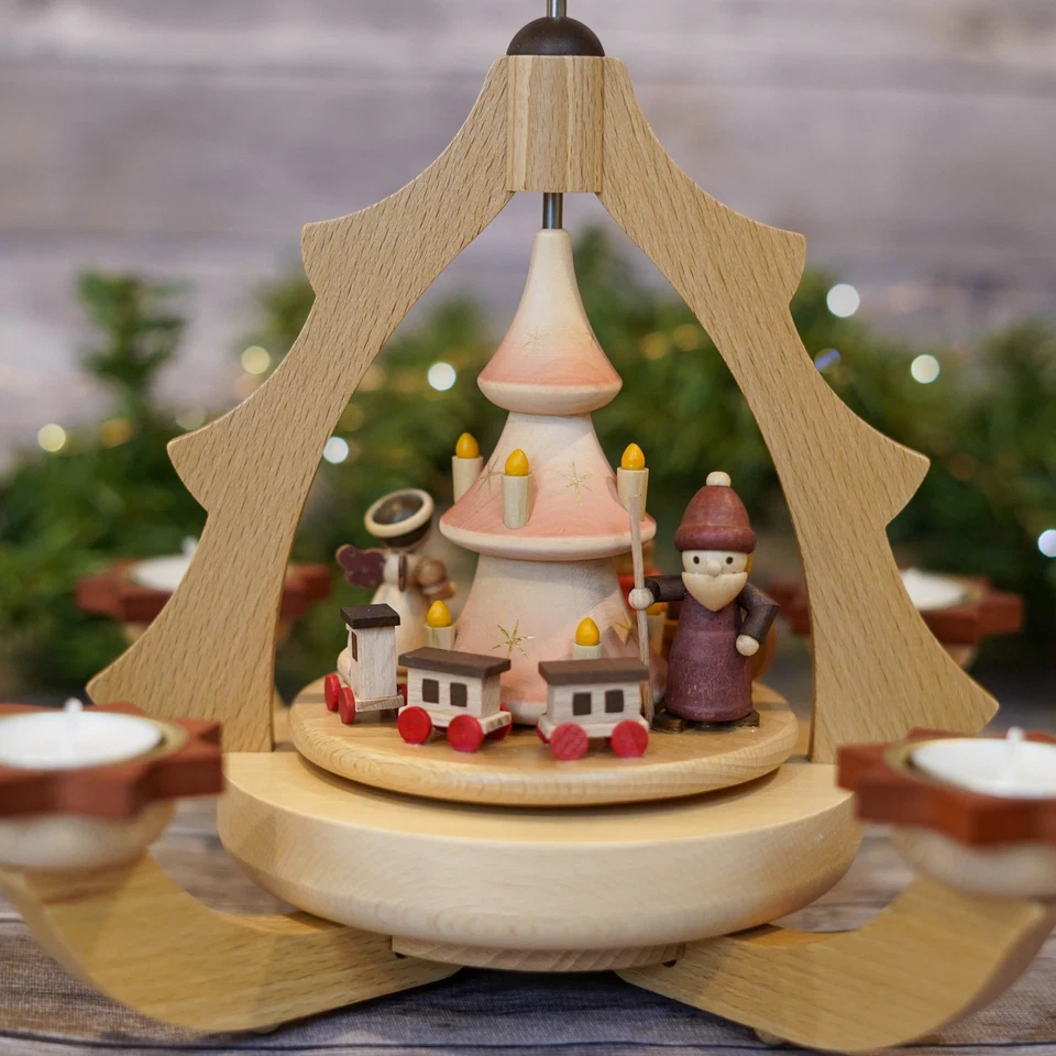 Pirámide de árbol de Navidad de Papá Noel y Ángel Foto 4 de 4