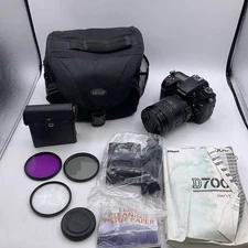 Nikon D7000 Camera with AF-S 18-200mm VR Lens - Shutter Count 16709