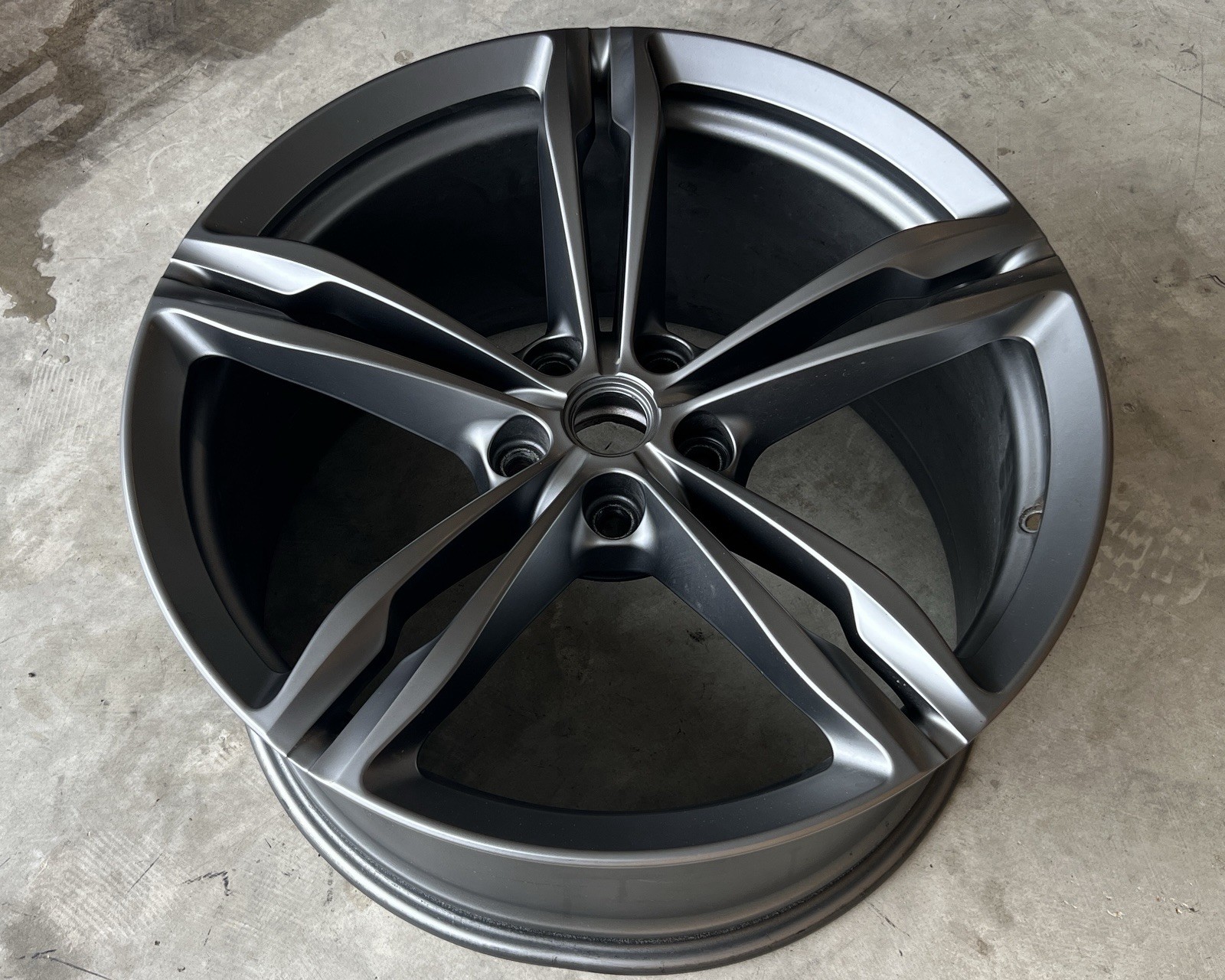 Ferrari GTC4Lusso T 2010-2020 Rear Wheel P/N 328457